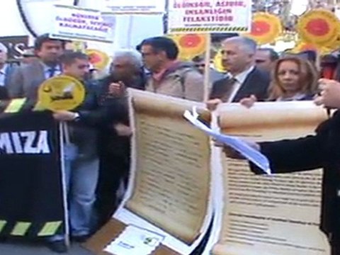 (2)- 26 Mart 2011 Cumartesi Günü Taksim Meydanında, İstanbul Mesleki Odalarının Katıldığı Nükleer Santralı Durduralım Yürüyüşü