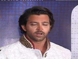 Stunning Hritik Roshan  At Mijwan Fashion Show