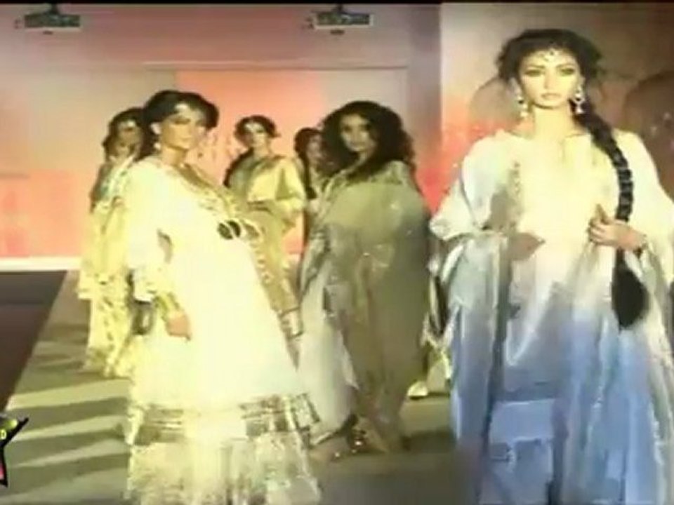Sexy Models Walk On Ramp At Ritu Kumar's Fashiion Show