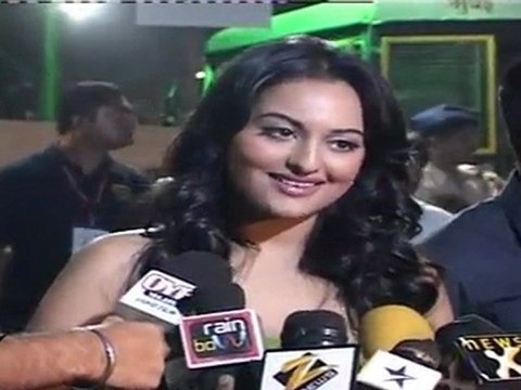 Very Hot Sonakshi Sinha At 56th Filmfare Awards Night 2011