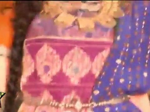 Hot Babes At Ritu Kumar fashion show