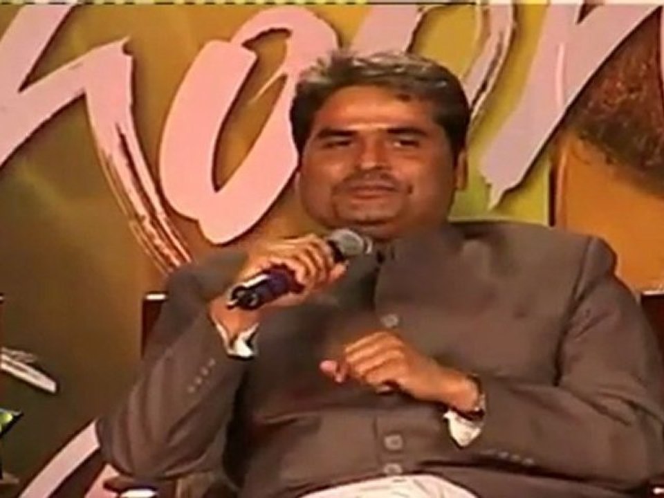 Very HotPriyanka Chopra Promotes '7 Khoon Maaf' At Grave Yard