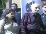 Karan Johar With Mom At The 56th Filmfare Awards Night 2011