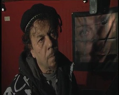 Interview chantée du chanteur belge Emmanuel St Laurent sur son soutien à Florence Cassez