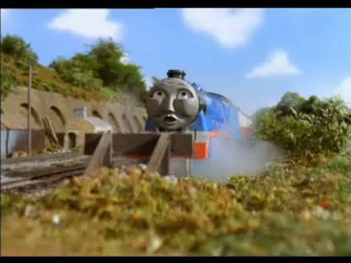 Thomas The Tank Engine Gordon Crashes