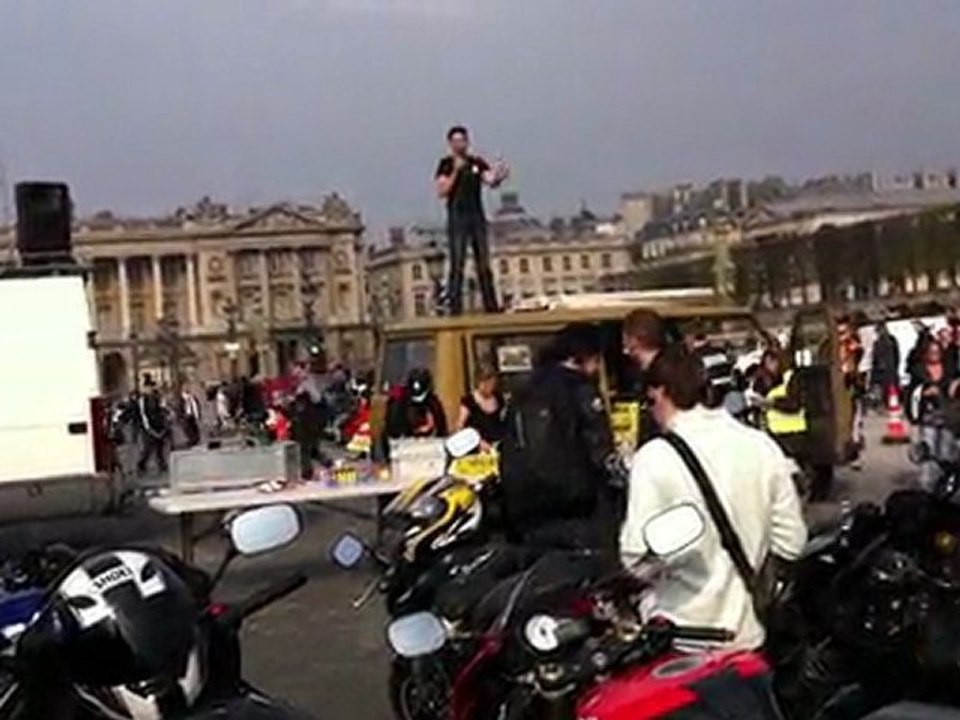 ARTS 125/GC - Manifestation FFMC IDF du 26 mars 2011 Place de la Concorde-02