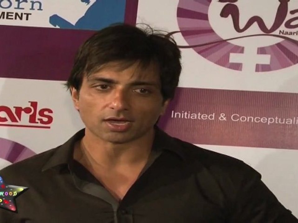 Madhuri Dixit,Madhur Bhandarkar & Many Bolly Celebs@Pearls Wave Concert