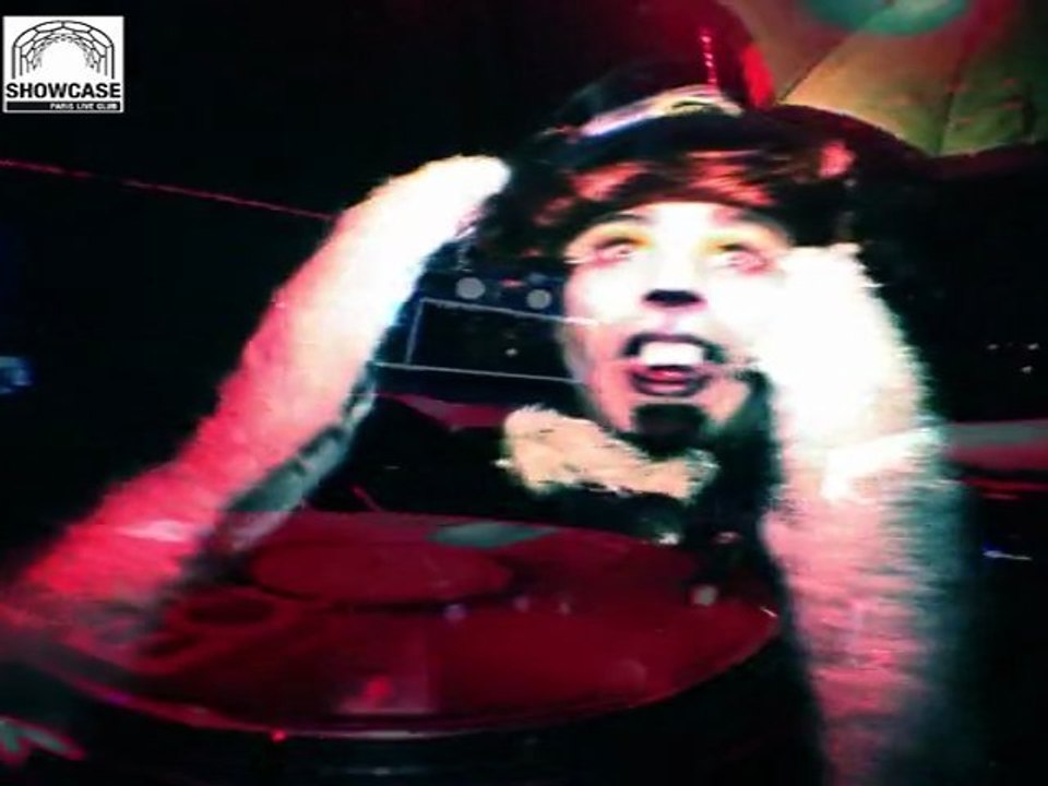 Follow The White Rabbit au Showcase