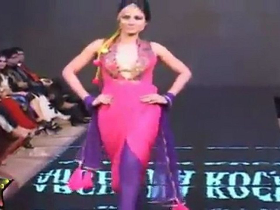 Sexy Models In Sexy Indian Outfits At  Cyclothon Fashion Week