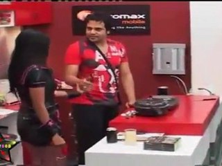 Very Hot Kashmira Shah Seduces Krishna