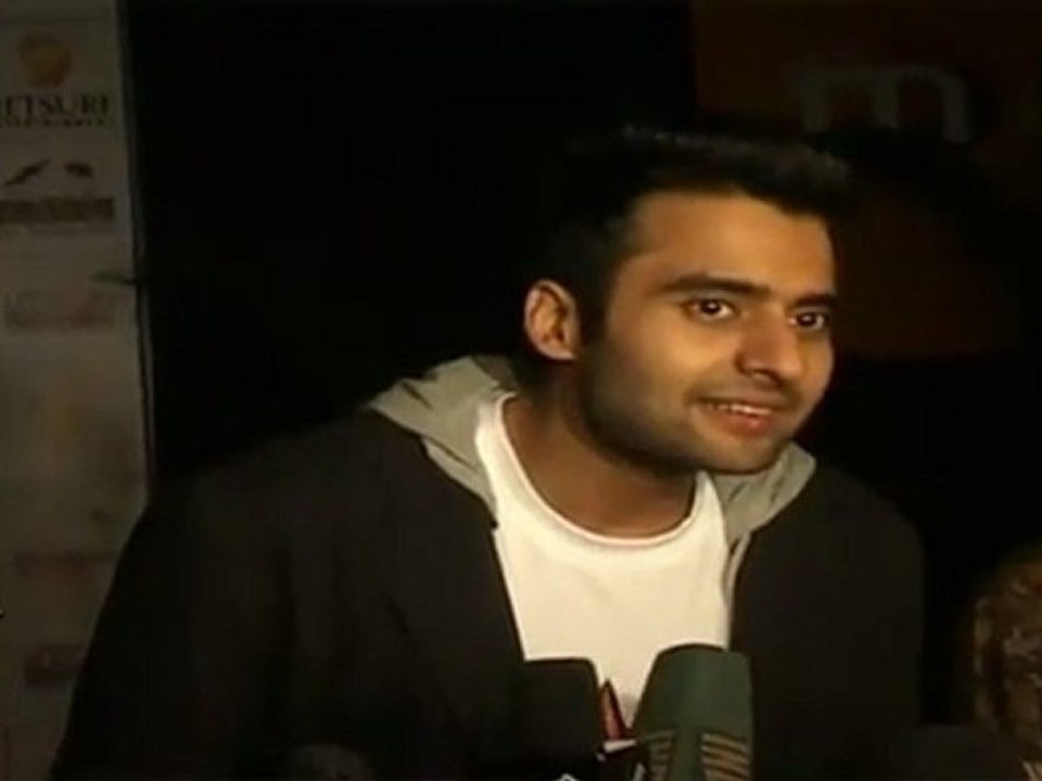 Very Hot  Pooja Gupta & Jacky Bhagnani At Rockstar Bryan Adams Music Concert