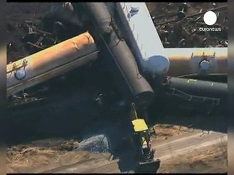 Descarilla un tren con productos químicos en Canada