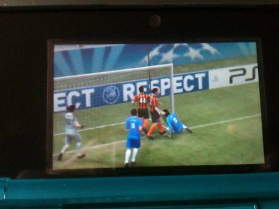 PES 2011 3D - Chelsea BUT GAG PXLBBQ.com