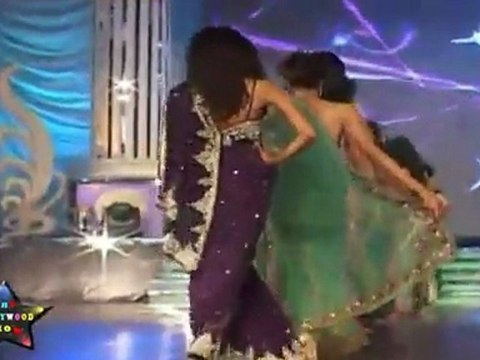 Sexy Babes In Indian Traditional Outfit At Indian Princess Fashion Show 2011