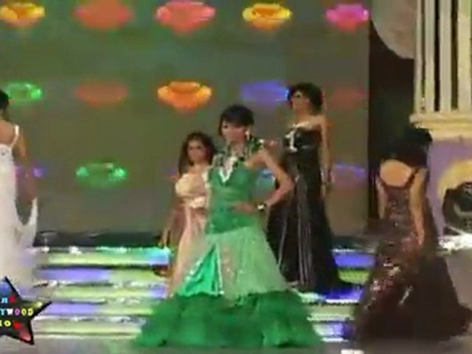 Gorgeous Babes All Together On Ramp At Indian Princess Fashion Show 2011