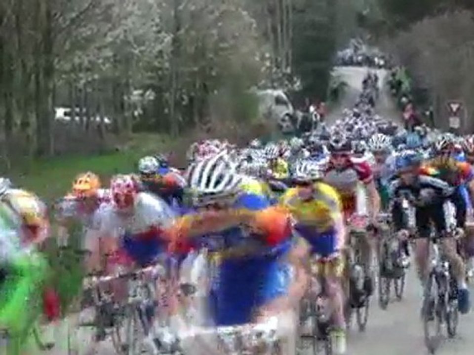 3ème caté à saint Malo de Phily 200 coureurs