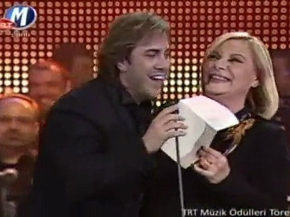 Yılın TSM Erkek Sanatçısı (Gökhan Sezen)