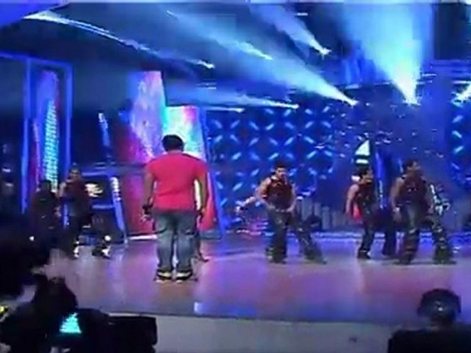 Hot Madhuri Dixit Rehearses For Performance At Jhalak Dikhla Jaa