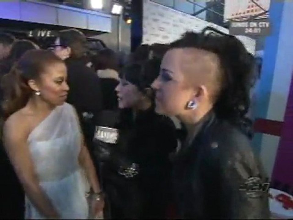 Keshia Chante at 2011 Junos Red Carpet (3/27/11)