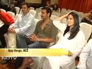 Ajay gets Krrish 2, Shahid's Heer Ranjha in trouble