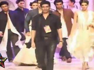 LAKME FASHION WEEK 2011   40