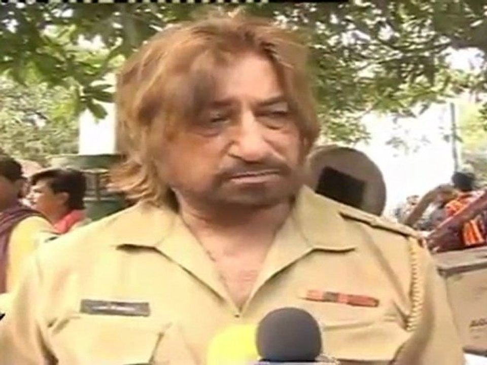 On Location Bin Bulaaye Baraati Shakti Kapoor   02