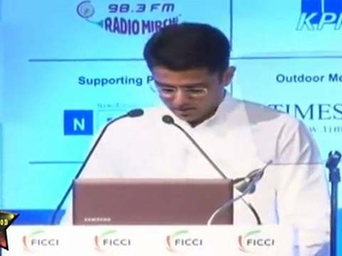 Yash Raj Chopra, Anushka Sharma, Kamal Haasan and Karan Johar at Ficci Frame 2011