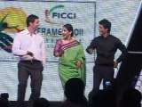 Shah Rukh Khan & Hugh Jackman Do The Desi Dance With Vidya Balan