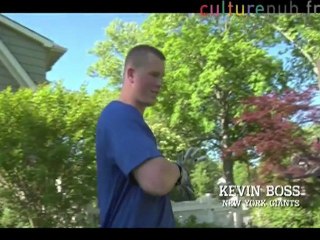 NFL Kevin Boss catches bullet with his hand / Fantasy Files