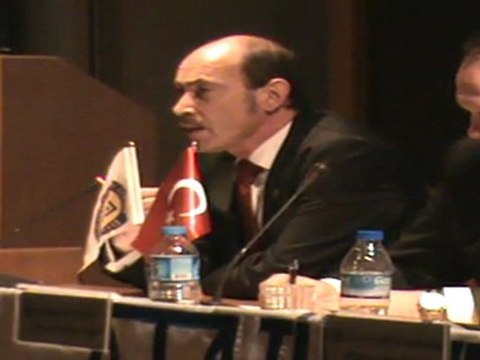 11- (II. Oturum - Konuşmacılar-Gökhan Yüksel (SMMM) ve Temel Çoruh (Aydın Üniv.Öğretim Gör. ve İst. Ayakkabıcar Odası Bşk. - ) - Türkiye II. Muhasebe Uzmanlığı Kongresi - Türk Ekonomisinde Halka Açılan Kobi' lerin Dünya Örnekleri i