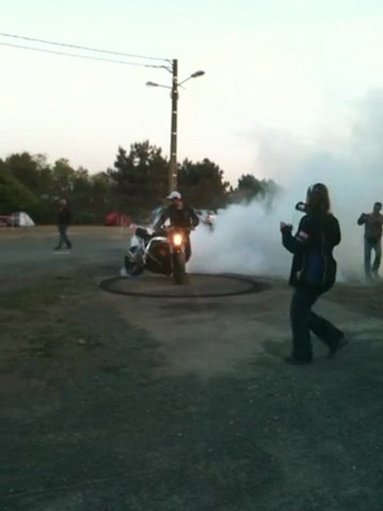 moto gp le mans 2010 camping rouge