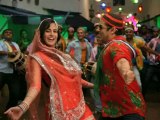 Farah Khan Joins Twitter & Promotes Tees Maar Khan - Bollywood News