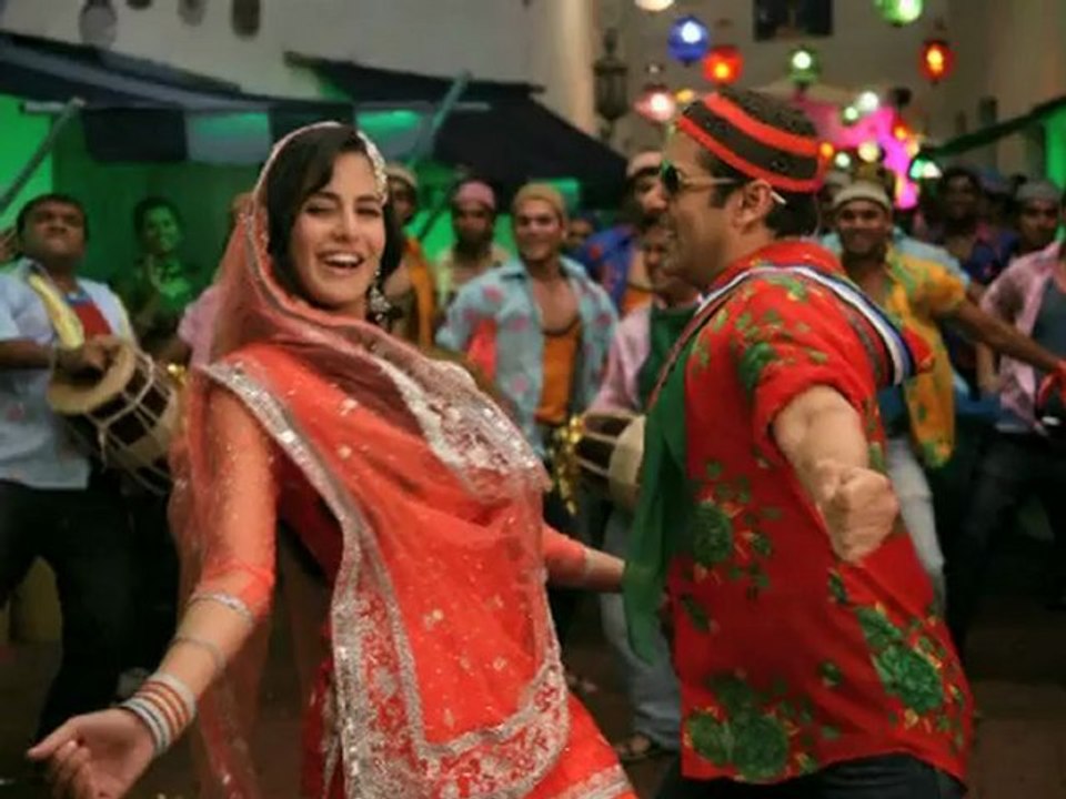 Farah Khan Joins Twitter & Promotes Tees Maar Khan - Bollywood News