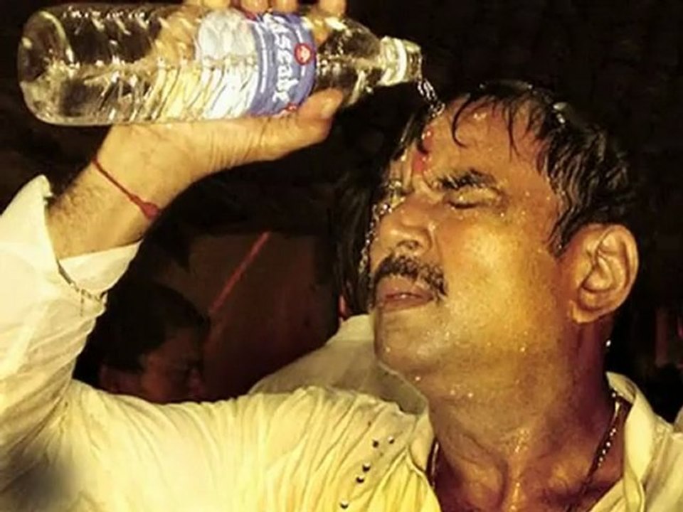 Ajay Devgn kicks Paresh Rawal - Bollywood News