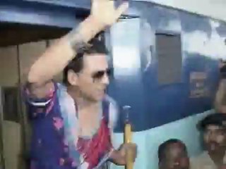 Tees Maar Khan's Music Launch In Moving Train! - Bollywood News
