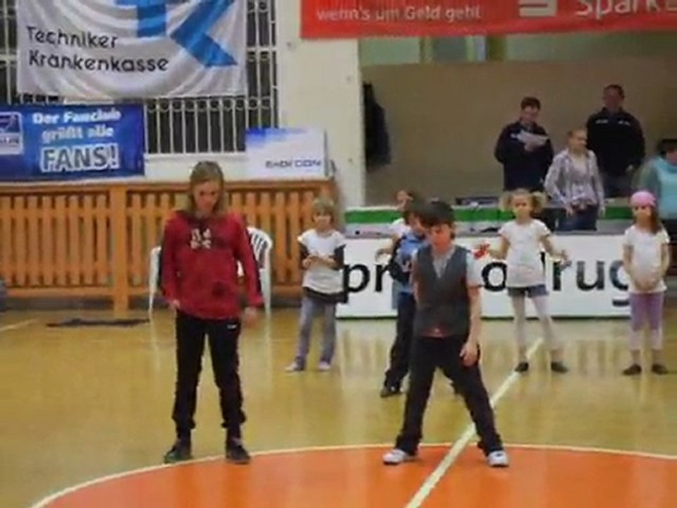 Halbzeit Breakdance Einlage. Basketballbundesliga
