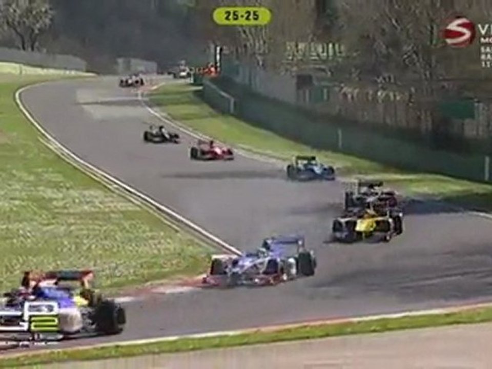 Start Crash GP2 Asia 2011 Rd02 Italy Race2