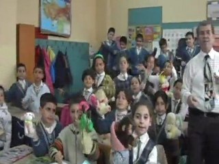 Cumhur ogretmen "Güzel Çiğdem"bestesini soyluyor