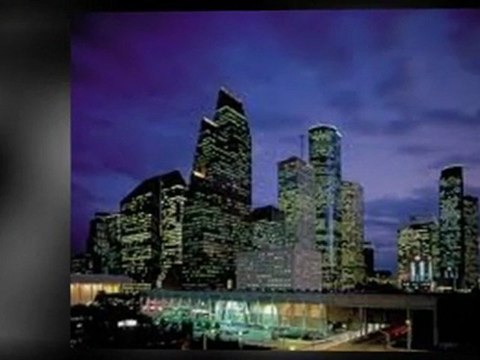 Houston Roofing Company fixes flat roof.