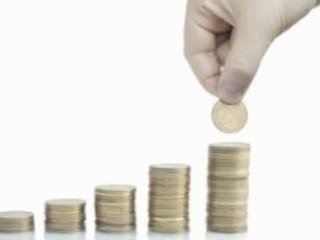 Attractive Women Have Higher Paid Jobs!