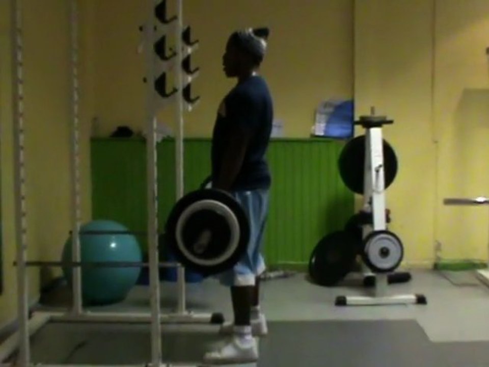 Soulevé de terre jambes tendues