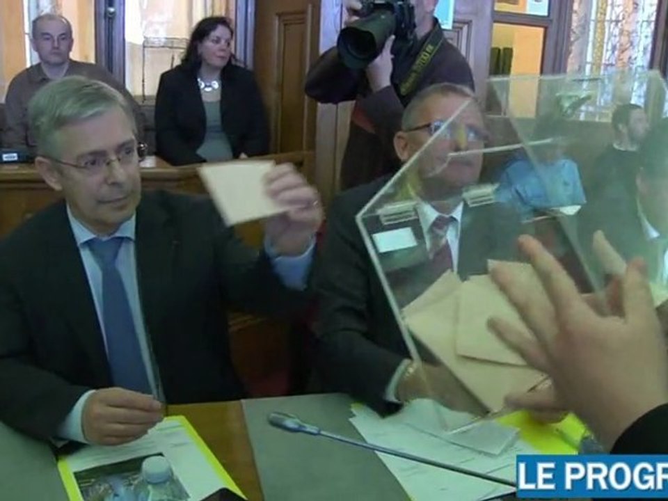 Cantonales: la Loire reste à droite