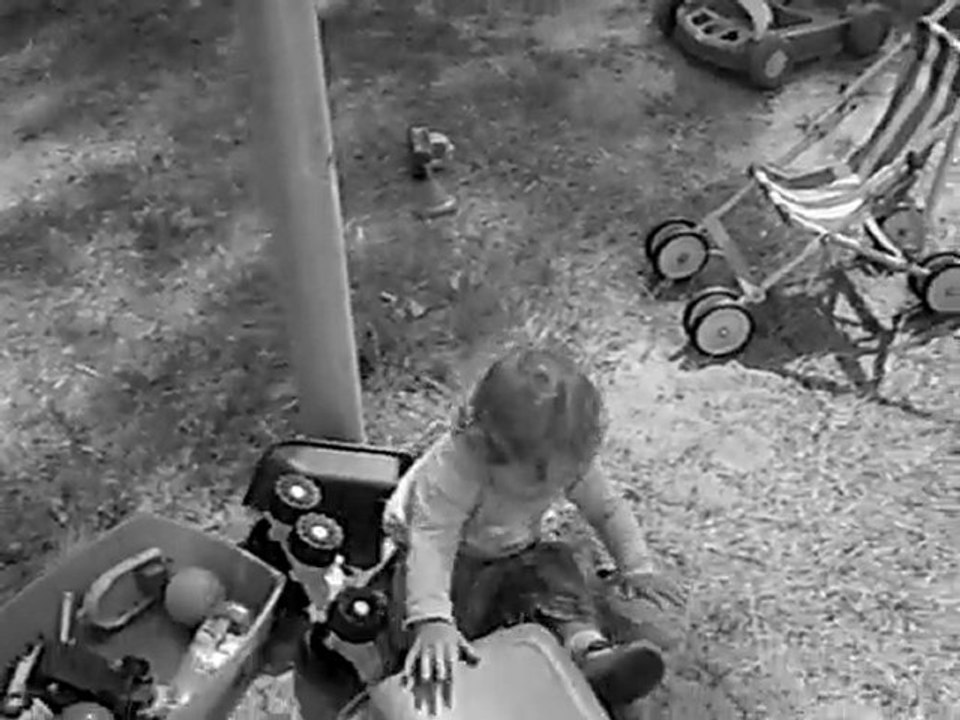 Raf et Gwen au camping des Oyats le 26/06/2009 en noir et blanc