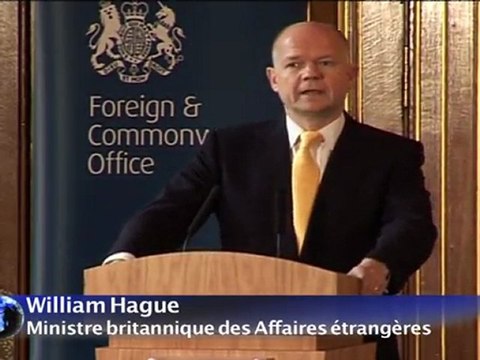 Le chef de la diplomatie libyenne lâche Kadhafi