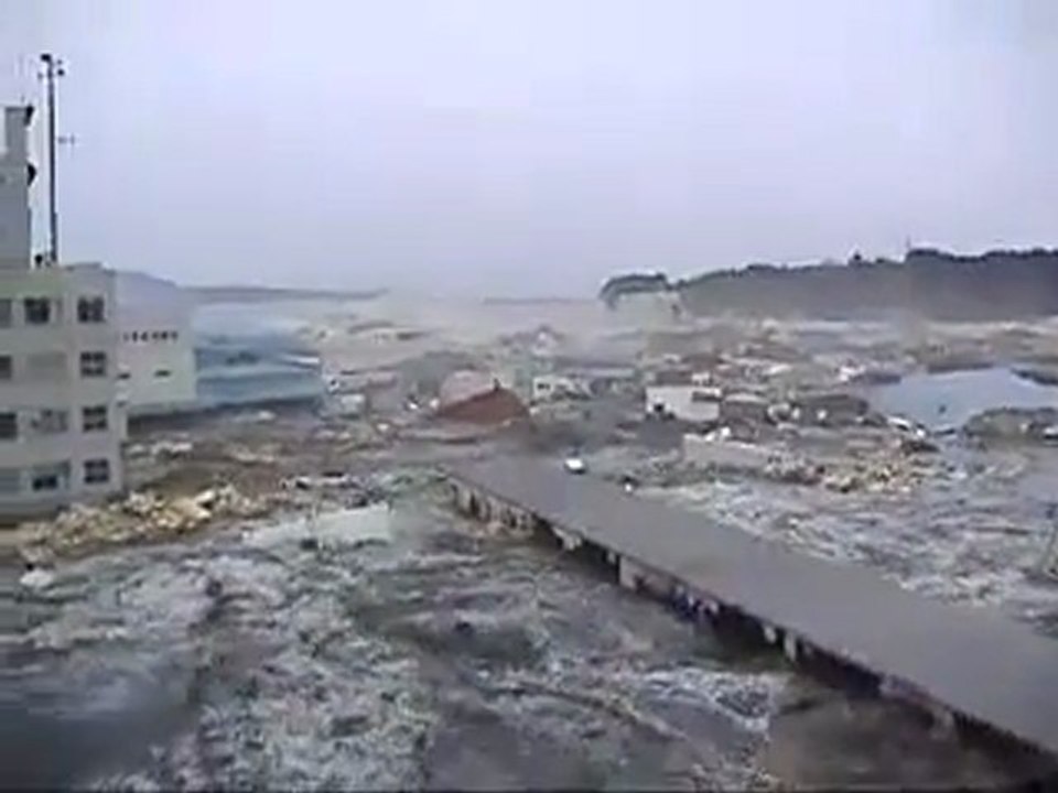 Tsunami japon 11 mars 2011