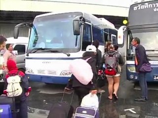 Un porte-avion au secours des touristes en Thaïlande