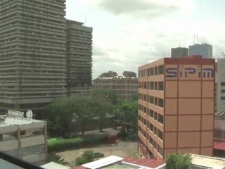 La bataille d'Abidjan fait rage, Gbagbo résiste toujours