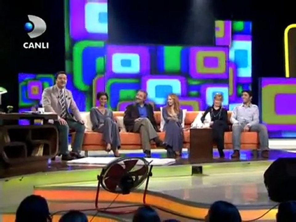 Aslantuğ Çifti Beyaz Show'da