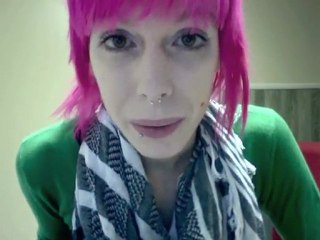 Lady GaGa Loves Watching Live TV on her iPhone 4