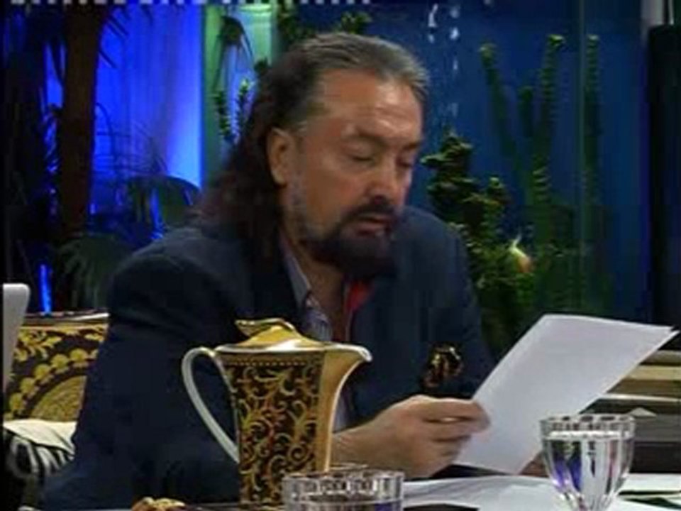 Şeyh Nazım hocamızın anlattığı konuların ledüni, batıni bir yönü olur.